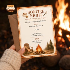 Może przedstawiać: Prostokątne zaproszenie z brązową obwódką w kratę zawierające tekst BONFIRE NIGHT, S'mores, Warm Drinks, Good Company, Join us for a cozy evening by the fire, Saturday, October 18, 7:00 PM, 123 Cedar Lane, Muskoka, Ontario, RSVP, Haley - by Oct 12th, 123-456-7890, kubek, s'more, drewniane krzesło, ognisko i sosny.