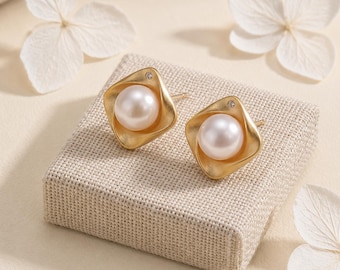 Matte Gold Pearl Jewelry Set Minimalist Square Stud Earrings Necklace