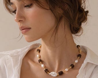 Barock Perle Holz Halskette, Gold strukturierte Kette, Boho Statement Schmuck