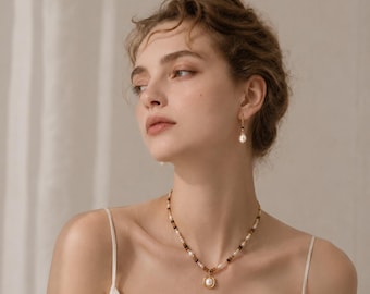 Tigerauge Perlenkette, geometrischer Anhänger, verstellbarer Choker, vergoldetes Messing
