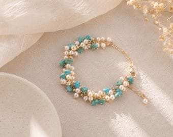 Turquoise Pearl Cluster Armband, vergoldete Messingkette, Küsten Schmuck