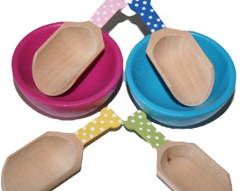 thumbnail image 2 of 4-Inch Wooden Scoops - Set Of 4 For Sensory Bins, Candy, Bath Salts, Wedding Favors 2 of 4