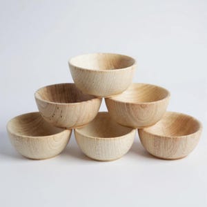 Cuenco pequeño de madera a granel, miniplato para joyas, juguete de madera artesanal, juego de cocina, accesorio, soporte para especias naturales, artículo Montessori, material sensorial