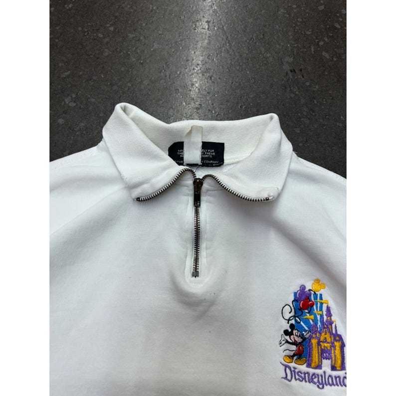 Vintage Disney Originals Disneyland Quarter Zip Sweatshirt White USA Made Large imagen 3