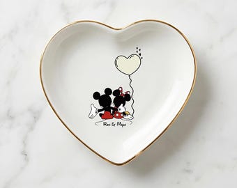 Gepersonaliseerde Disney-snuisterijschaal voor koppels, Mickey Mouse-sieradenlade, aangepaste naam schotel koppel, cadeau voor stel, huwelijkscadeau