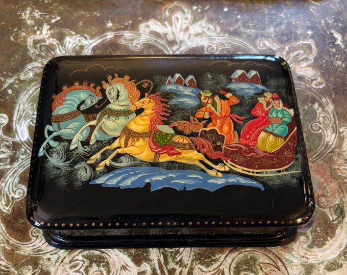 Vintage Russian Palekh Lacquer Box Troika Hand Painted Signed Folk Art