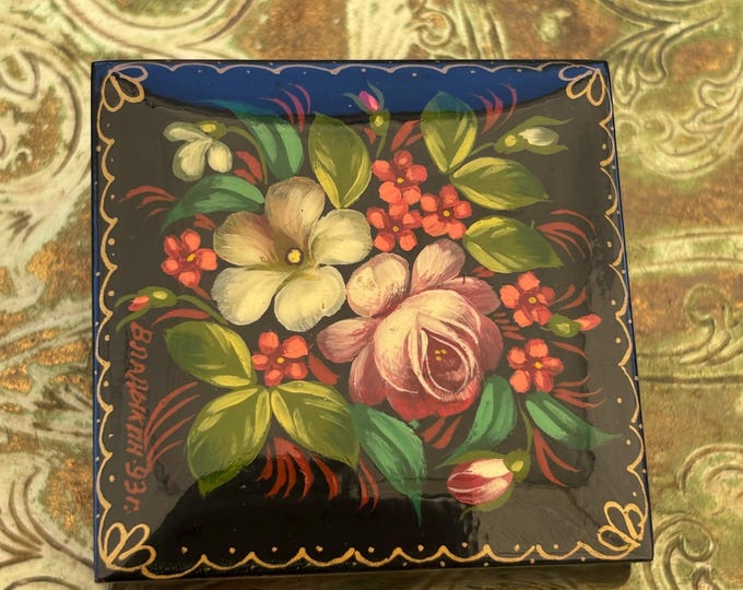 Russian Lacquer Box Signed Vladykin 1993 Hand Painted Zhostovo Floral Art