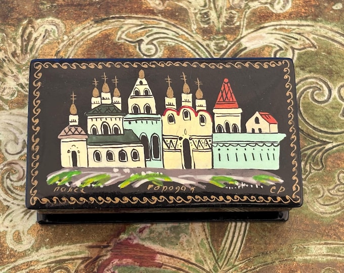 Vintage Russian Lacquer Box Hand Painted Soviet Folk Art Church Scene USSR 8cm