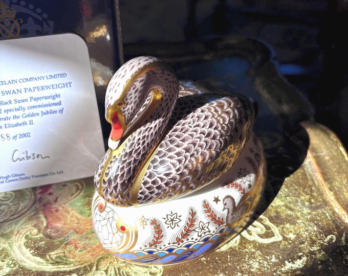Royal Crown Derby Golden Jubilee Black Swan Paperweight (Ltd Ed 1588/2002)