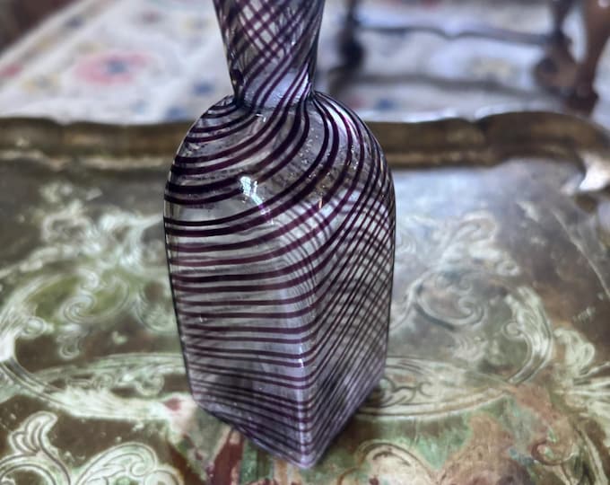 Vintage Venetian Style Filigrana Glass Vase Purple Spiral Ribbon Art Glass 12cm
