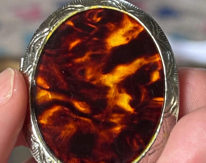 Victorian Faux Tortoiseshell Oval Locket Pendant | Antique Photo Keepsake Necklace Charm