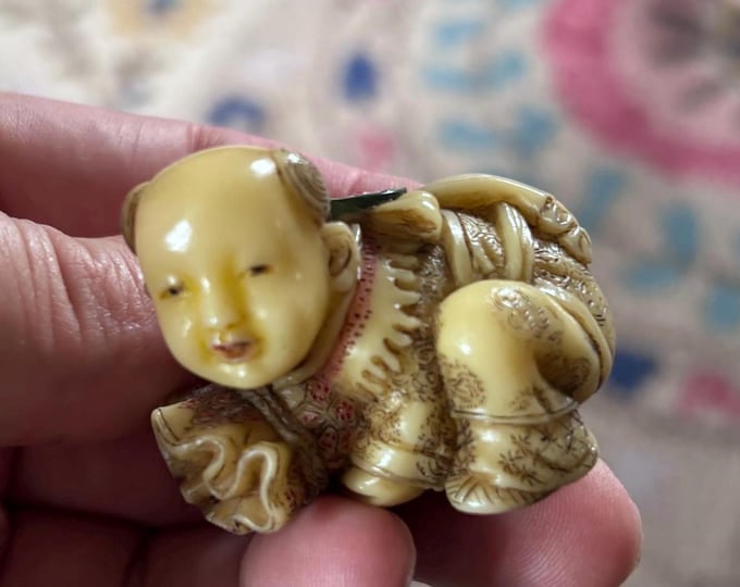 Vintage Resin Netsuke Style Figure | Japanese Inspired Crawling Child Ornament | Miniature Oriental Carving Collectible