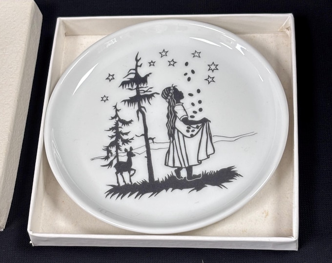 Vintage Fürstenberg Porcelain Dishe West Germany Boxed Silhouette Scene Trinket Ring Dishes 10cm