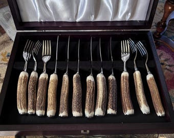 Vintage Genuine Stag Antler Handle Steak Cutlery Set | Sheffield England Stainless Steel | 12 Piece Dining Set with Presentation Case | Rust