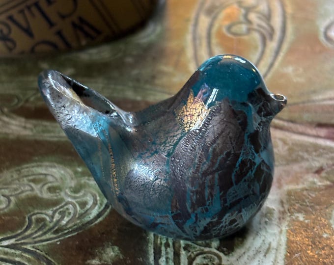 Vintage Isle of Wight Studio Glass Miniature Bird Blue Iridescent Art Glass