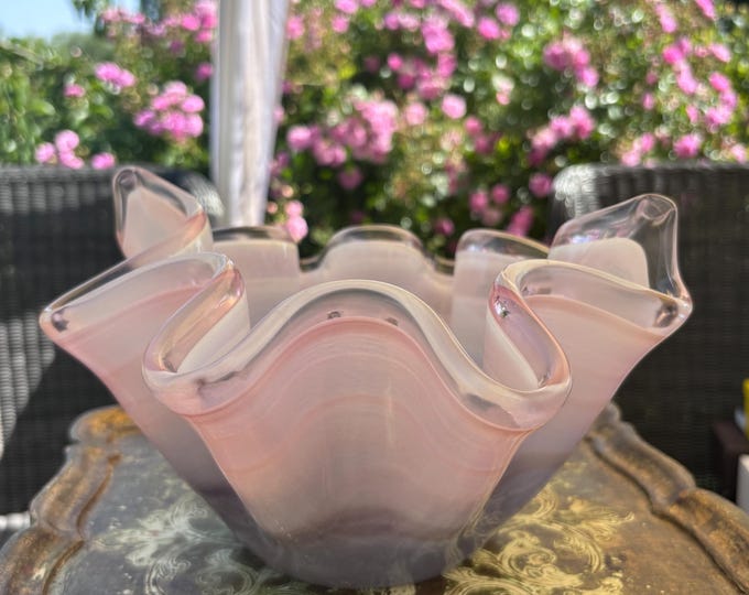 Large Italian Murano-Style Pink White Handkerchief Art Glass Bowl – Ruffled Edge Centrepiece