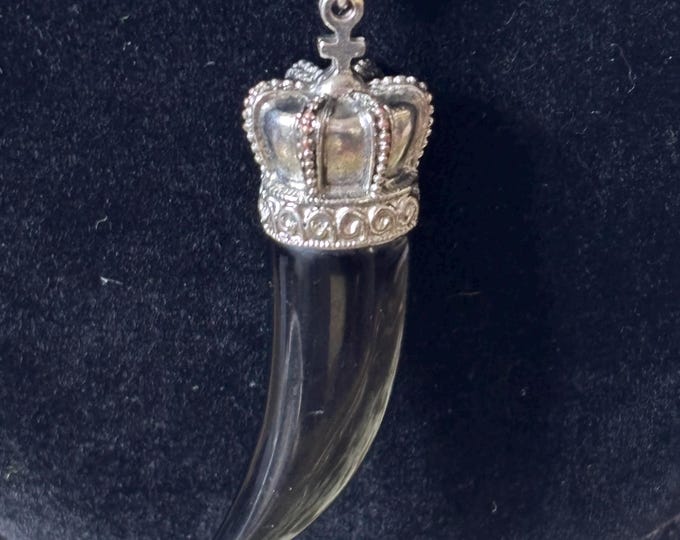 Large Black Stone Horn Pendant with Ornate Crown – Gothic Talisman Jewellery – 7.5cm Statement Pendant