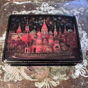 Hand Painted Russian Fedoskino Style Lacquer Box Signed Likhachev | Moscow Kremlin Night Scene | Mother of Pearl Inlay | Papier-Mâché