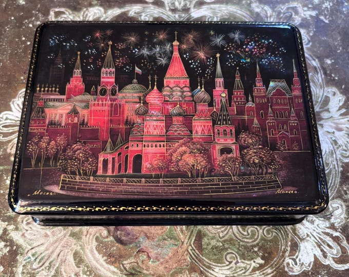 Hand Painted Russian Fedoskino Style Lacquer Box Signed Likhachev | Moscow Kremlin Night Scene | Mother of Pearl Inlay | Papier-Mâché