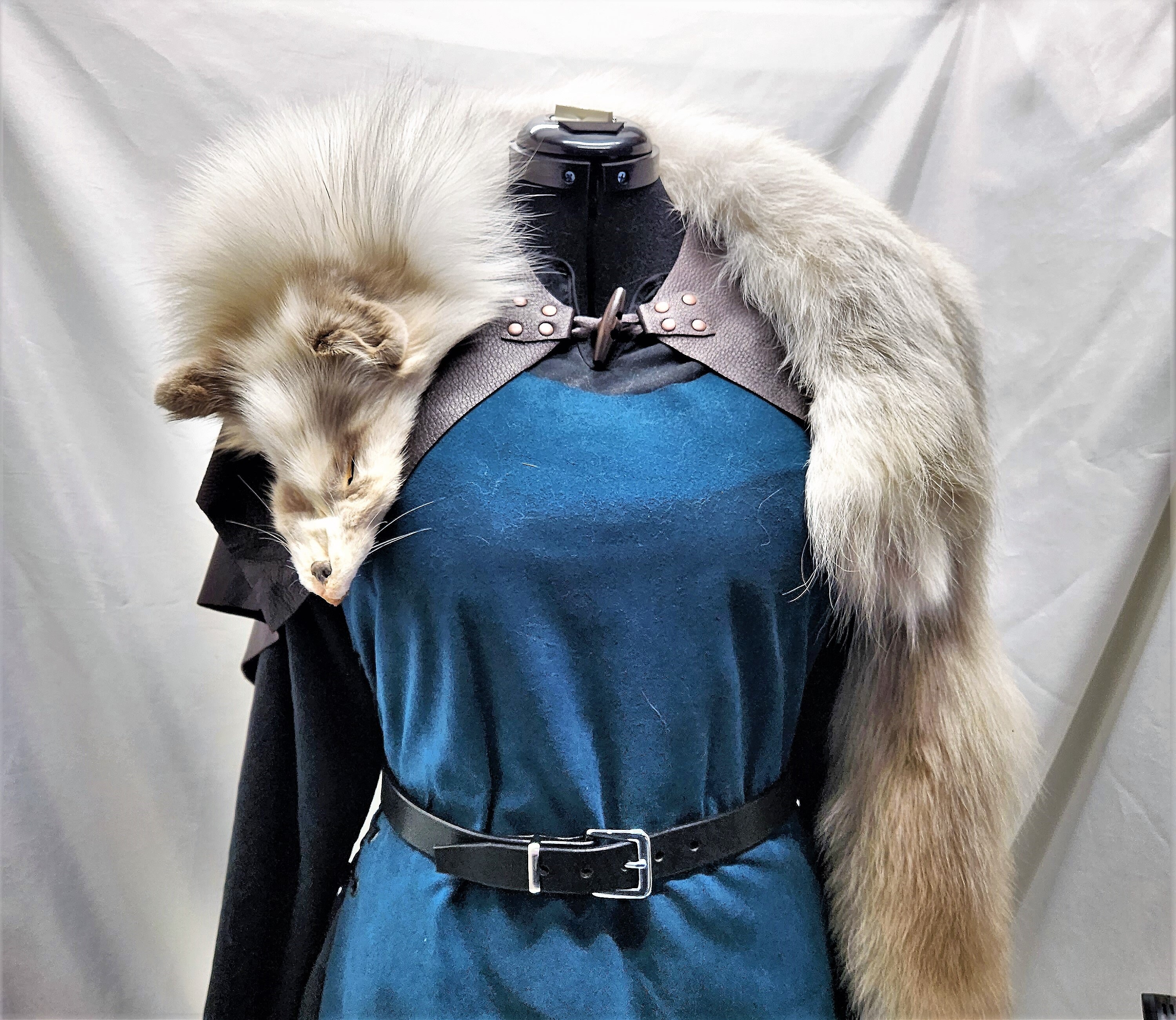 Shieldmaiden Viking Fur Mantle Icelandic Sheepskin Collar 