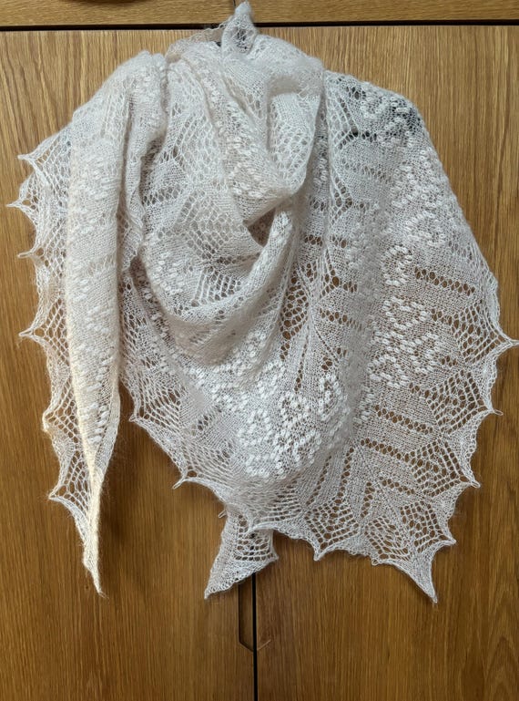 Vanilla Cream Shawl Knitting Pattern PDF | Triangular Mohair Lace Wrap, Wedding Accessory (Instand Download)