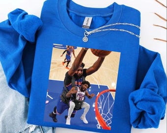 Mitchell Robinson Dunks On Embiid Graphic Sweaetshirt, New York Basketball T-Shirt, Vintage Style Fan Hoodie