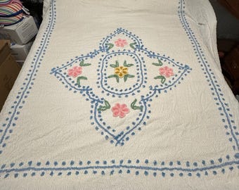 Vintage Floral chenille full size blanket