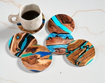 Set di 6 sottobicchieri in legno con stampa a tema oceano e lago, ideali per decorare tavolini da caffè in stile rustico o come regalo per l'inaugurazione di una nuova casa o per il bar.