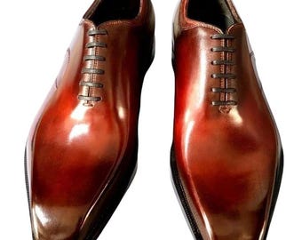 Scarpe eleganti da uomo bicolore in vera pelle, realizzate a mano.