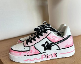 Aangepaste roze cartoon Air Force 1 sneakers | Handgeschilderde Star Streetwear-schoenen