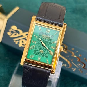 Rare mint 1995 Pulsar Seiko woman’s gold watch. Emerald green Dial New battery! Rare/battery seiko womens watch - Gem main image 2