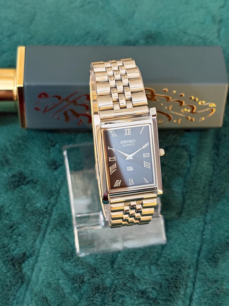 Men’s Seiko Vintage Quartz Watch Green Steel Bracelet