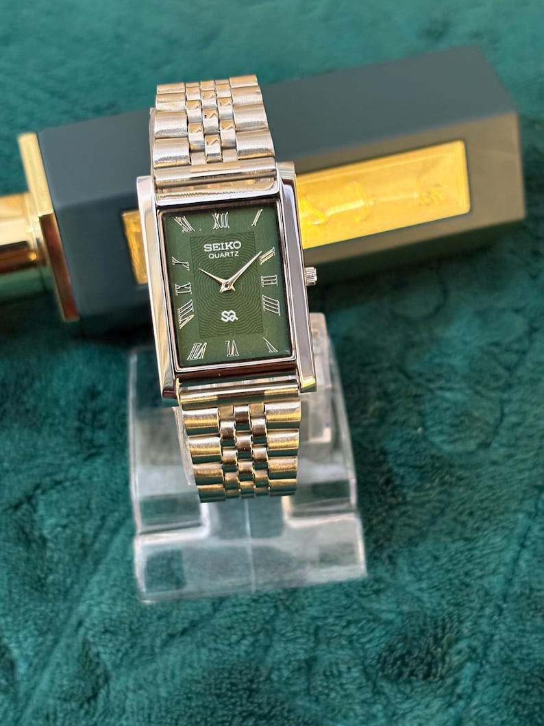 Luxury Style Vintage Seiko Watch Olive Dial Steel Band