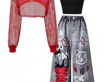 Conjunto de tres piezas de estilo urbano para preadolescentes: top estampado, camisola y pantalón con estampado vaquero.