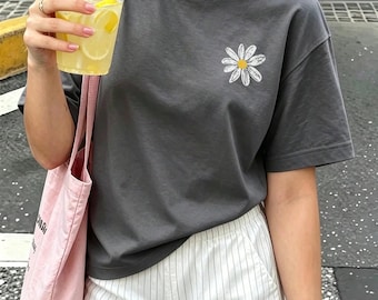Camiseta gris oscuro con estampado vegetal para preadolescentes, top de verano de mezcla de algodón.