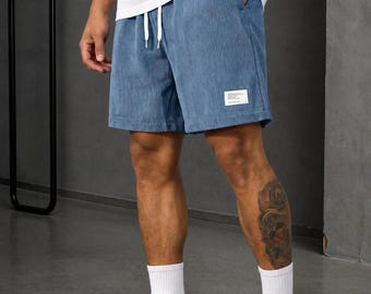 Bermudas para hombre, color azul claro, con parche de letras, corte holgado, ropa informal de verano.