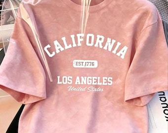 Camiseta gris oscuro con estampado de letras, estilo streetwear Y2K.