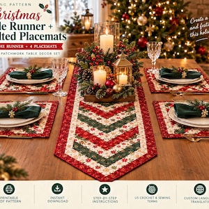 Pode incluir: Um molde de costura para um caminho de mesa de Natal e quatro jogos americanos acolchoados com um design de patchwork floral em vermelho, verde e branco. O conjunto inclui instruções em PDF imprimíveis, guias passo a passo e termos de costura.