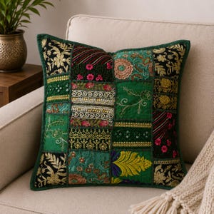 Housse de coussin patchwork bohème vert foncé, coussin brodé indien vintage 20x20
