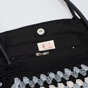 Black Gray Cream Crochet Granny Square Tote Bag, Genuine Leather Handle Boho Shoulder Bag bild 5