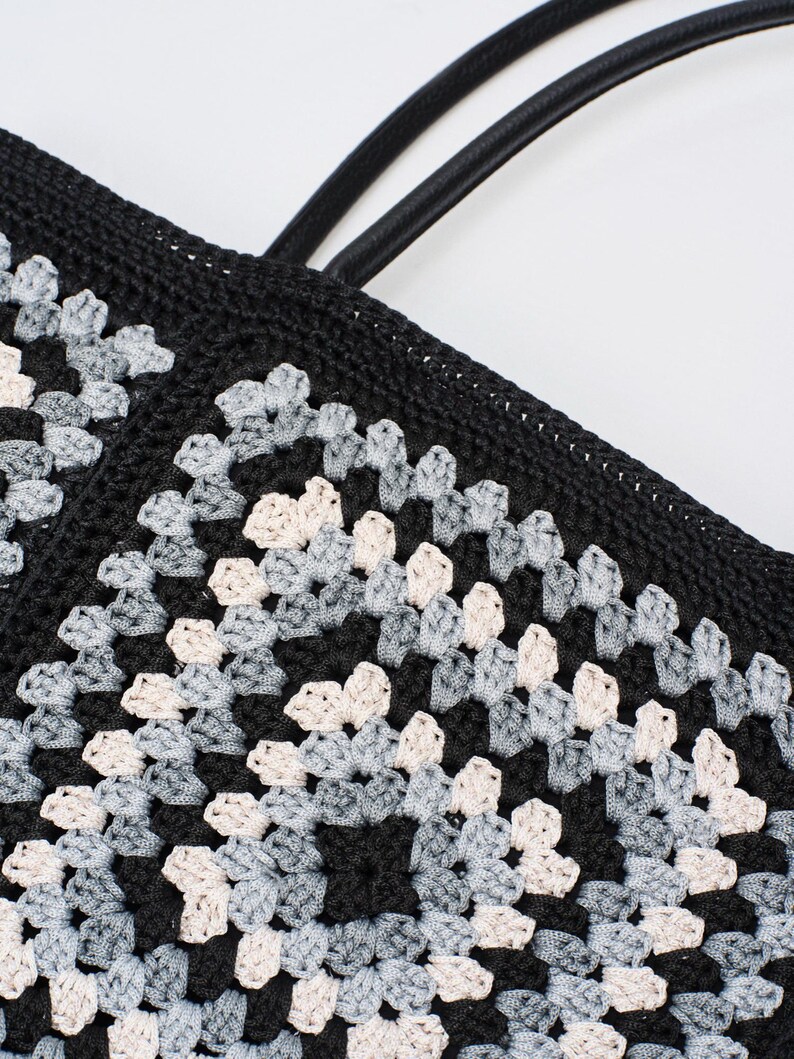 Black Gray Cream Crochet Granny Square Tote Bag, Genuine Leather Handle Boho Shoulder Bag bild 6