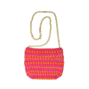 Rosa orange virkad miniväska, handgjord fyrkantig axelväska för mormor, boho festivalpresent bild 1