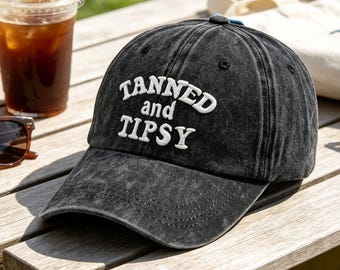 Gebräunte und TIPSY gestickte Dad-Hut, Vintage gewaschene Baseballmütze, Sommer-Strand-Hut, Fernlastwagen-Hut, Urlaubshüte für sie für ihn, Sommerparty 0utfits