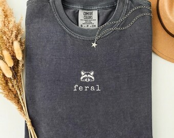 Camiseta Comfort Colors® Feral, Camiseta Divertida com Estampa de Guaxinim, Camiseta com Estampa de Animal Engraçado, Camiseta com Estampa de Guaxinim Selvagem