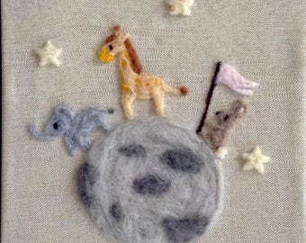 Gefilzte Hase Mond Dekoration, Wanddeko, Kinderzimmer Dekor, Wolle Kammzug
