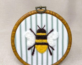 Nadel gefilzte HoneyBee Wandkunst, Vintage Naturdekor, handgemacht