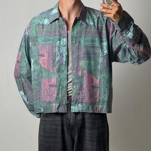 Vintage Cropped Skjorta, Omarbetade Återvunna Kläder, 80-90-tals Funky Mönster Skjorta, Boxig Cropped Topp, Abstrakt Vintagemode