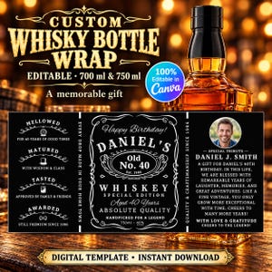 Könnte beinhalten: Eine digitale Vorlage für ein individuelles Whisky-Flaschenetikett mit schwarzem Hintergrund und weißem Text, inklusive des Namens Daniel J. Smith, einem 40. Geburtstagstext, einem runden Fotoplatzhalter und dekorativen Rahmen.