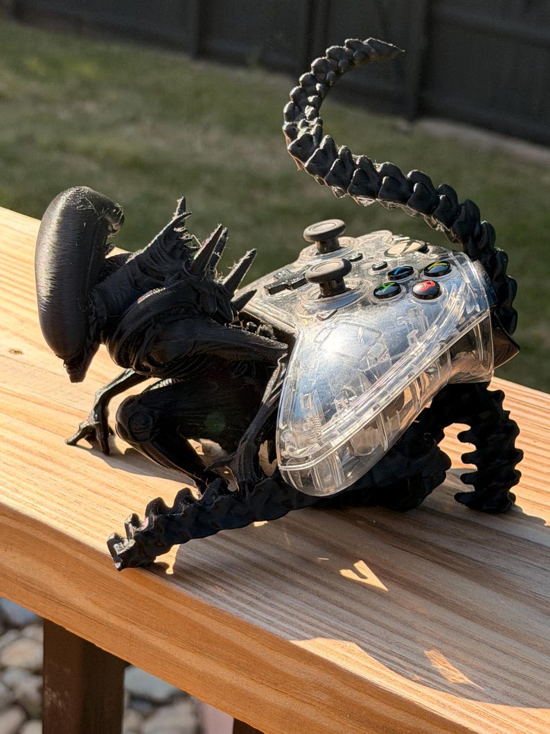 Alien Xenomorph Gaming Controller Stand | 3D Printed Xbox & PS5 ...