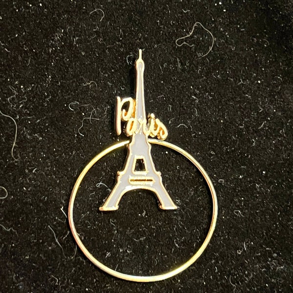 Eyeglass holder Necklace, Sunglasses holder, Badge holder, Necklace - Eiffel Tower, Paris, Monuments, Europe, Tourist, Tourism
